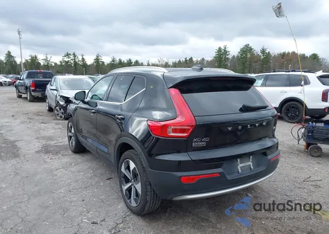 2024 Volvo Xc40 B5 Plus Bright Theme z USA, uszkodzony, nr VIN YV4L12UE1R2333835